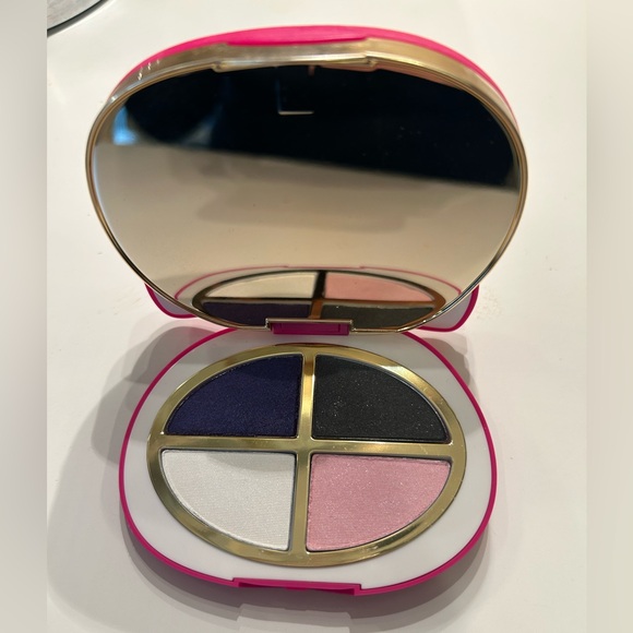 Sephora x hello kitty x Sanrio
READ DESCRIPTION! - Picture 7 of 7